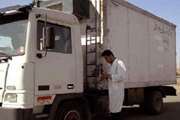   مهاباد :  توقیف  و جلوگیری از فعالیت  4 دستگاه خودرو یخچالدار بدون پروانه بهداشتی دامپزشکی  