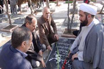 گزارش تصویری از حضور دکتر کامیار داهیم ، مسئول دفتر نمایندگی ولی فقیه ،کارکنان و  بسیجیان اداره کل  