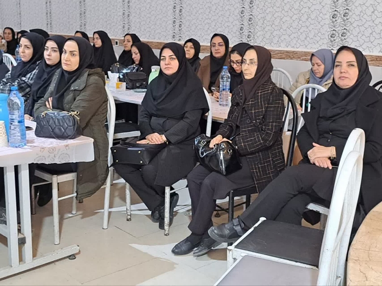 هدا لوح سپاس به ریاست شبکه دامپزشکی شهرستان پلدشت