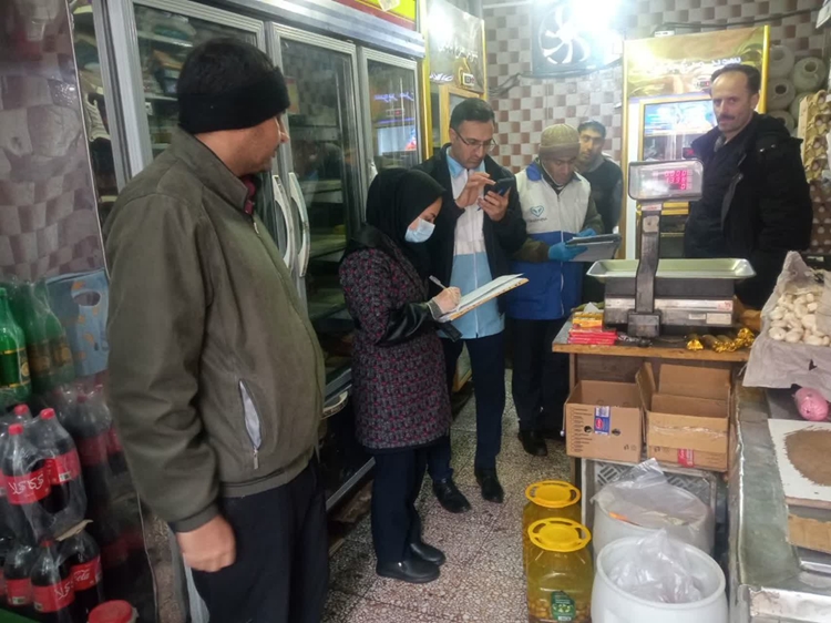 بازدید مشترک از مراکز عرضه فرآورده های خام دامی در شهرستان چالدران