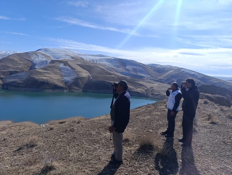 پایش مشترک آنفلوآنزای فوق حاد پرندگان در آبگیرها و سد گوگودچی شهرستان تکاب