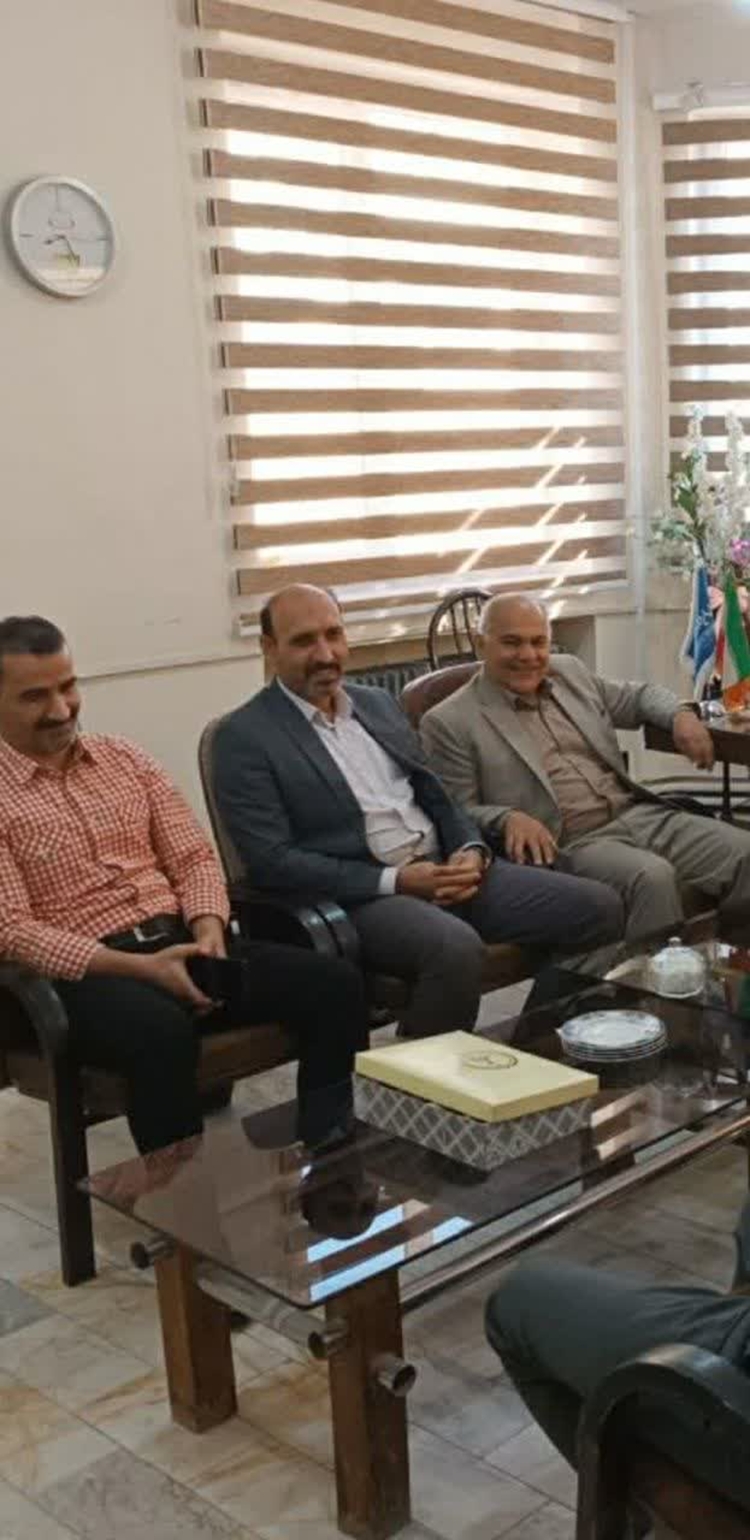 حضور مدیر جهاد کشاورزی شهرستان مهاباد در جمع پرسنل دامپزشکی 