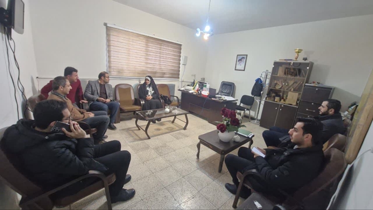 بازدید سرزده و نشست کارشناسی فرماندار ماکو وهیئت همراه از شبکه دامپزشکی شهرستان 