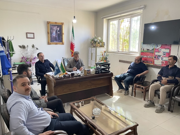 برگزاری جلسه با مسئولین فنی،بهداشتی مرغداریهای گوشتی شهرستان پیرانشهر